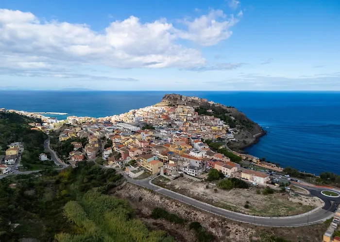 Con Giardino, A 300-metre-tall Mare Castelsardo